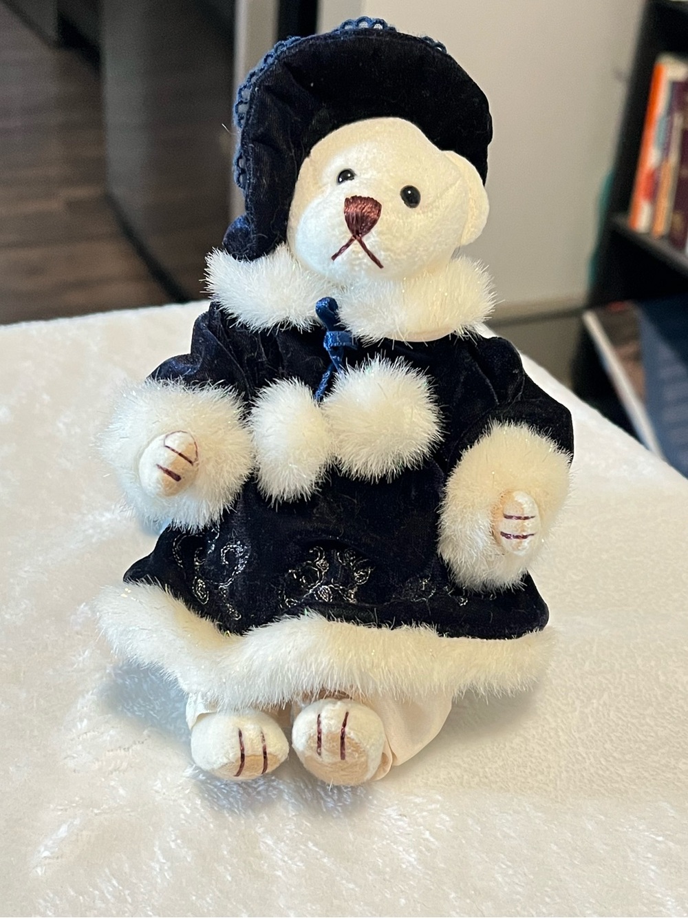 Vintage White Teddy Bear from the Fine Toy Company- Seasonal Winter collection